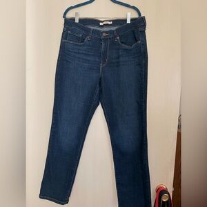 Women’s Levi Classic Straight Blue. Jeans ☀️